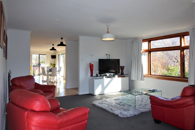 Photo of property in 37 Newcastle Street, Clyde, 9330