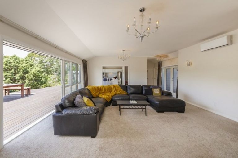 Photo of property in 28 Cashmere Drive, Fitzherbert, Palmerston North, 4410