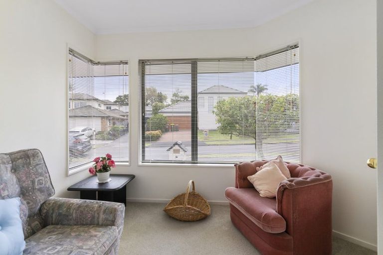 Photo of property in 2 Pat O'connor Place, Manurewa, Auckland, 2105