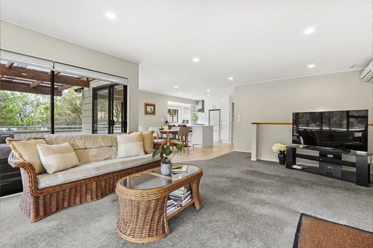 Photo of property in 126 Lynn Road, Bayview, Auckland, 0629