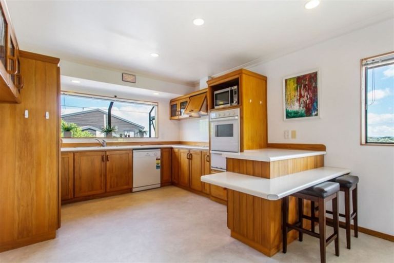 Photo of property in 6 Ferntree Terrace, West Harbour, Auckland, 0618