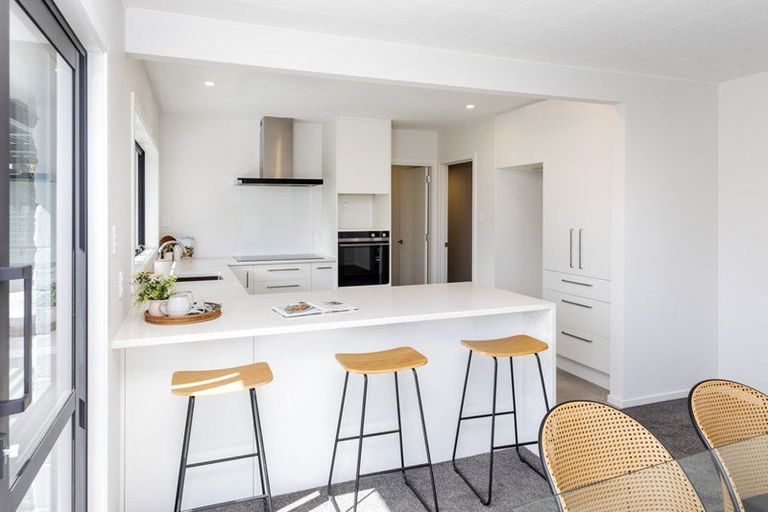 Photo of property in 2 Cutts Road, Russley, Christchurch, 8042