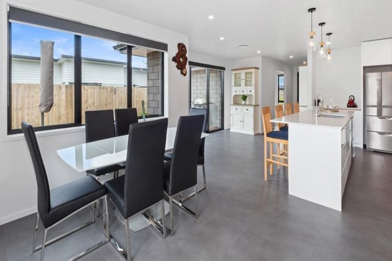 Photo of property in 5 Olney Court, One Tree Point, 0118