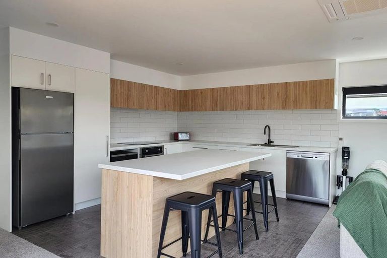 Photo of property in 140 Ngamotu Road, Spotswood, New Plymouth, 4310