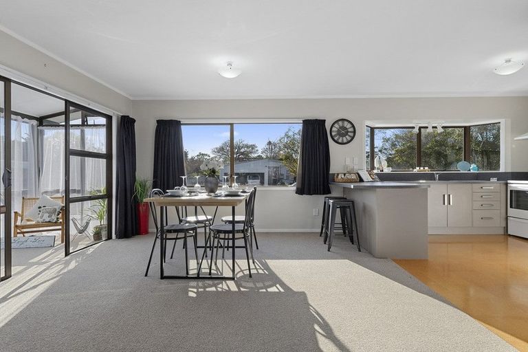 Photo of property in 3 Kowhai Street, Hamilton Lake, Hamilton, 3204