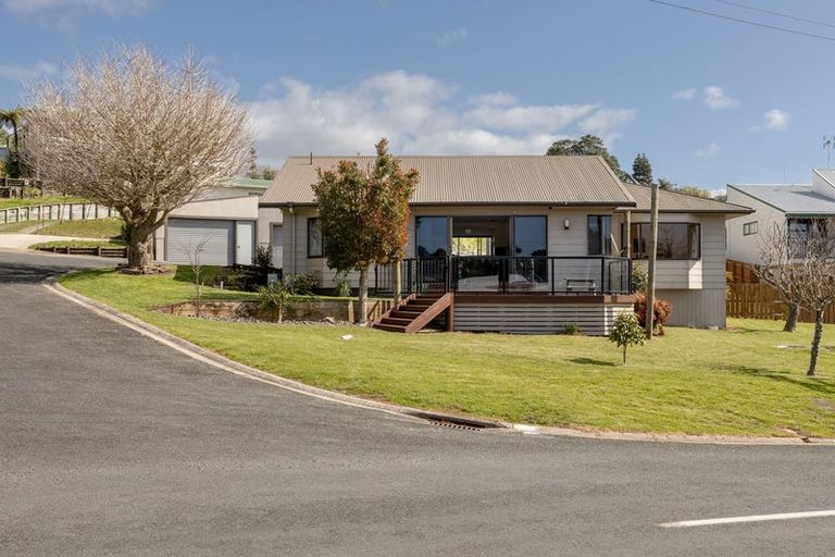 Photo of property in 14 Harbour View Road, Tahawai, Katikati, 3170