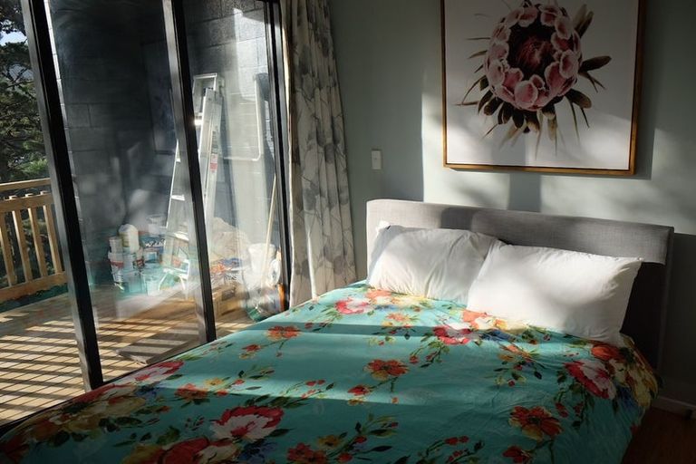 Photo of property in 132 Wadestown Road, Wadestown, Wellington, 6012