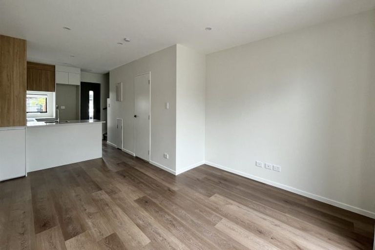 Photo of property in 5/60 Kelman Road, Kelston, Auckland, 0602