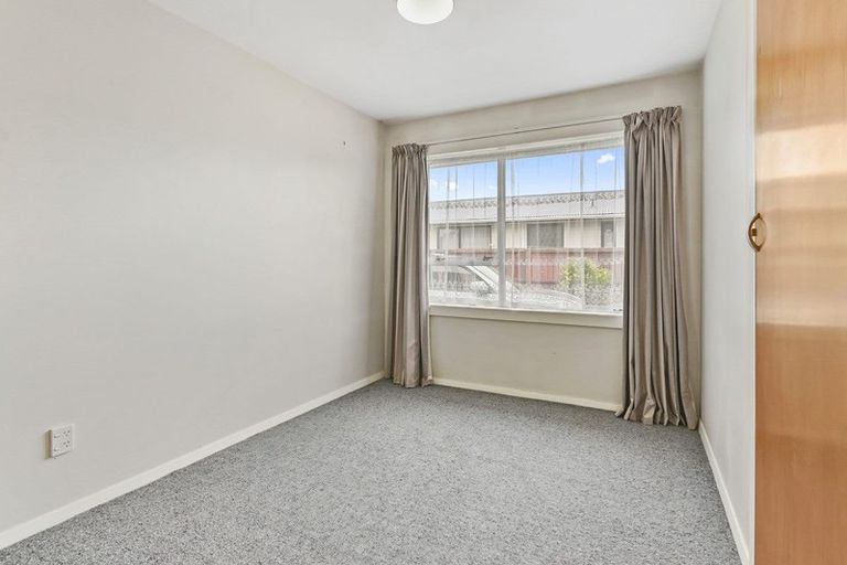 Photo of property in 67 Farquhars Road, Redwood, Christchurch, 8051