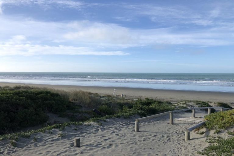 Photo of property in 344 Marine Parade, New Brighton, Christchurch, 8061