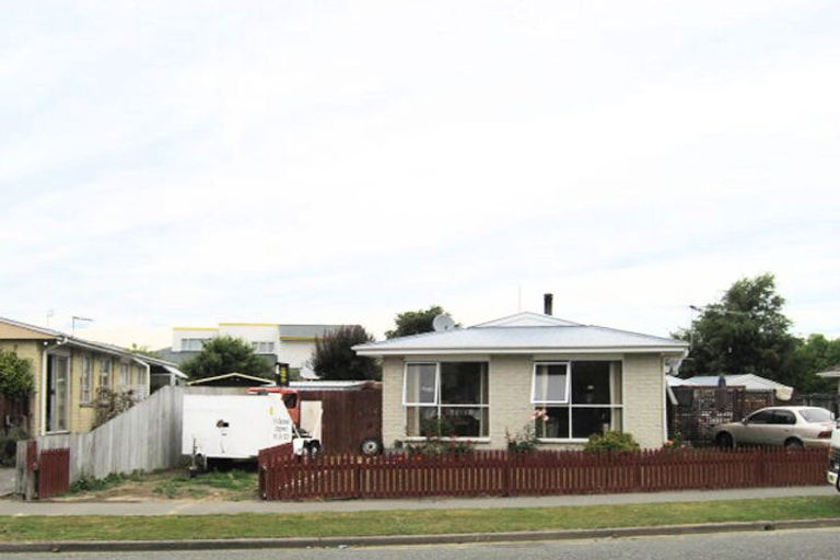 Photo of property in 18a Kuaka Crescent, Bromley, Christchurch, 8062