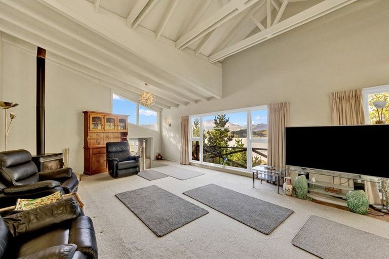 Photo of property in 1077 Dyers Pass Road, Governors Bay, 8971