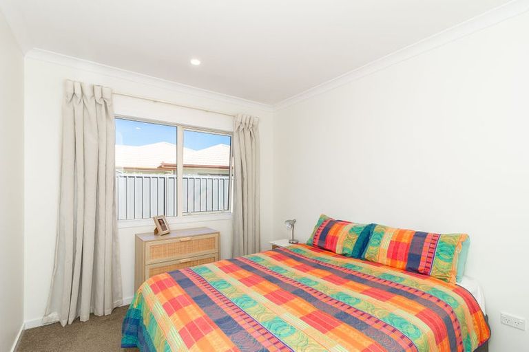 Photo of property in 12 Rotoiti Way, Poraiti, Napier, 4112