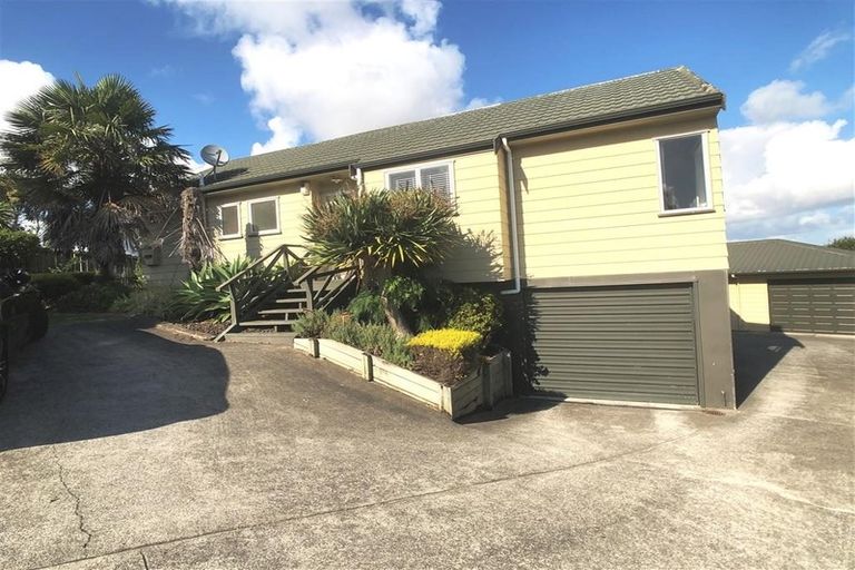 Photo of property in 147 Aviemore Drive, Highland Park, Auckland, 2010