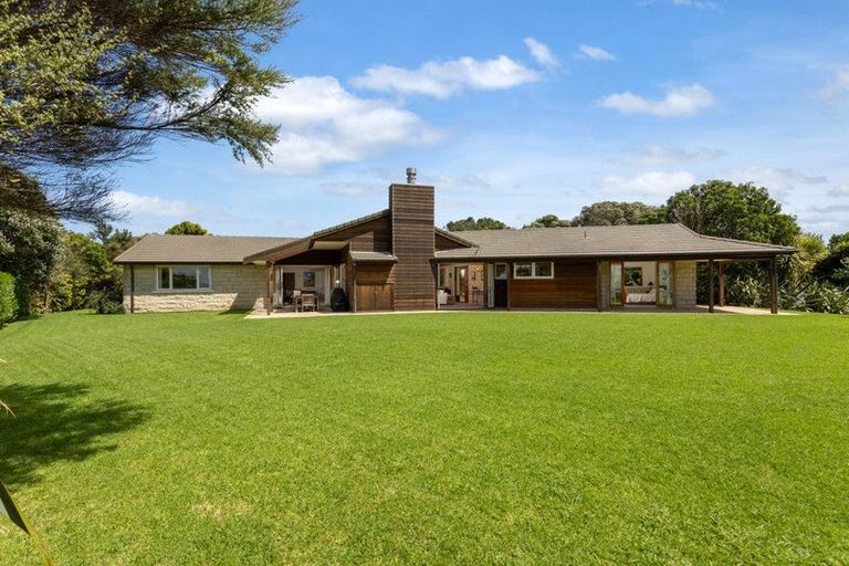 Photo of property in 51 Donohue Road, South Head, Helensville, 0874