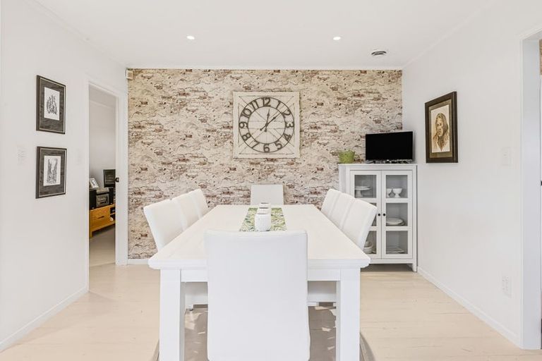 Photo of property in 9 Westpark Drive, West Harbour, Auckland, 0618