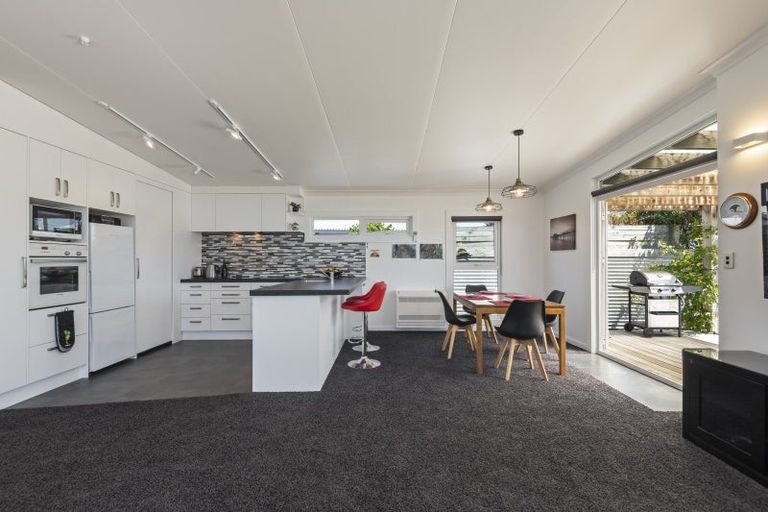 Photo of property in 41 Punga Street, Tangimoana, 4822