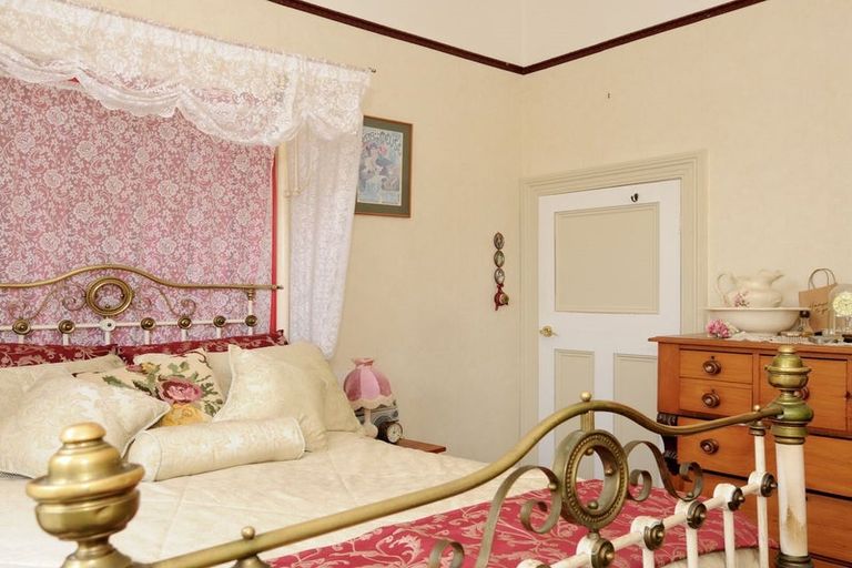 Photo of property in 30 Rhodes Street, Waimate, 7924