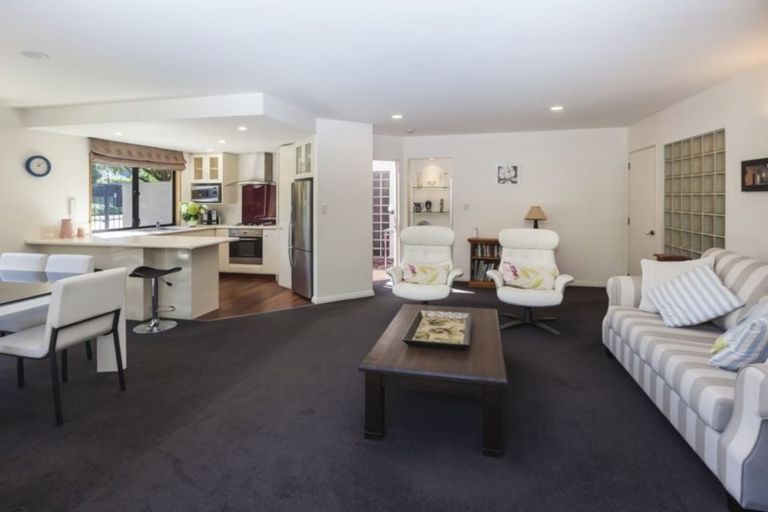 Photo of property in 1/135 Fendalton Road, Fendalton, Christchurch, 8052