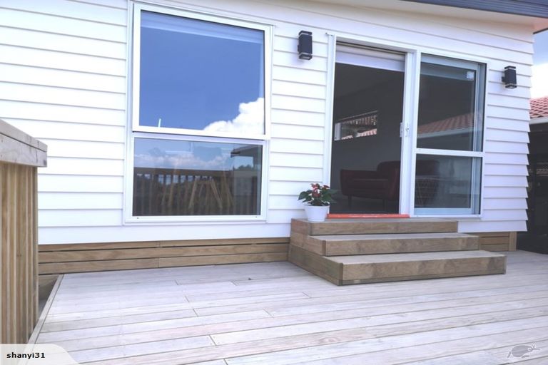 Photo of property in 35 Renoir Street, West Harbour, Auckland, 0618