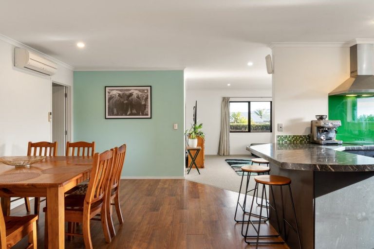 Photo of property in 11 Holyoake Terrace, Omokoroa, 3114