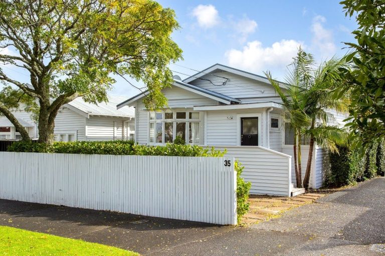 Photo of property in 35 Formby Avenue, Point Chevalier, Auckland, 1022