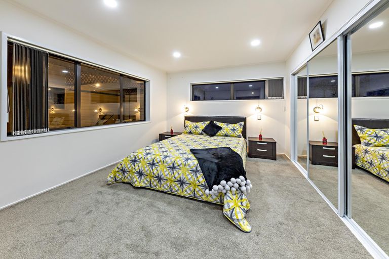 Photo of property in 180 Walter Strevens Drive, Conifer Grove, Takanini, 2112