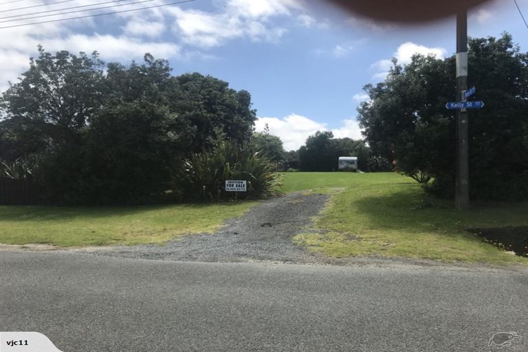 Photo of property in 9 Kelly Street, Baylys Beach, 0377