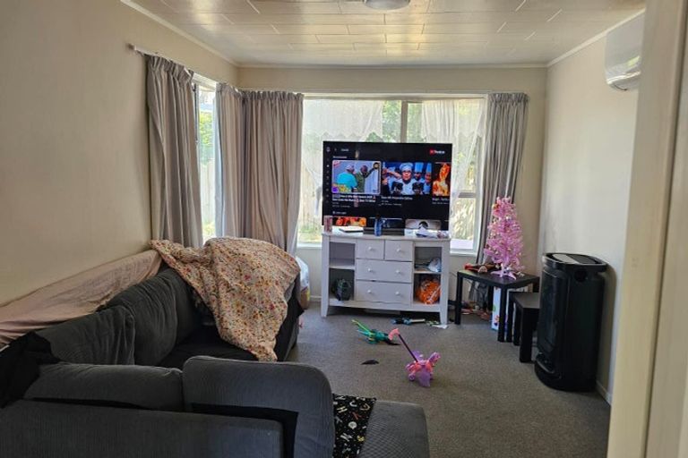 Photo of property in 35 Aarts Avenue, Manurewa, Auckland, 2102