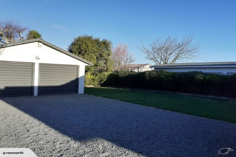 Photo of property in 20 Avonhead Road, Avonhead, Christchurch, 8042
