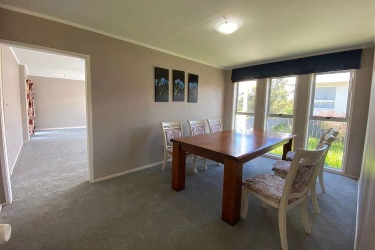 Photo of property in 6 Barlow Place, Chatswood, Auckland, 0626