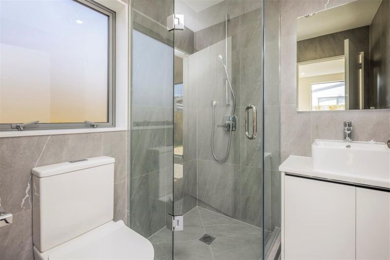 Photo of property in 10 Fredrick Hanson Road, Papakura, 2110