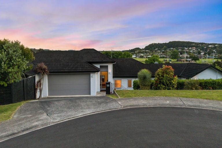 Photo of property in 8 Bob Craig Place, Pukekohe, 2120