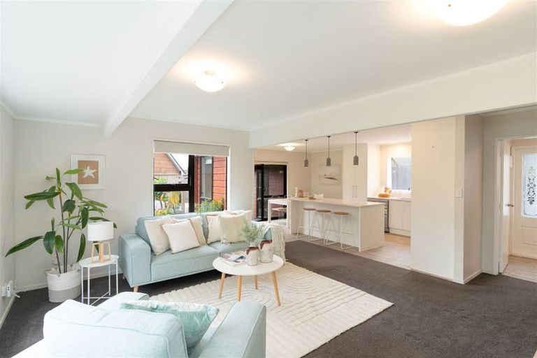 Photo of property in 19 Miro Road, Raumati South, Paraparaumu, 5032