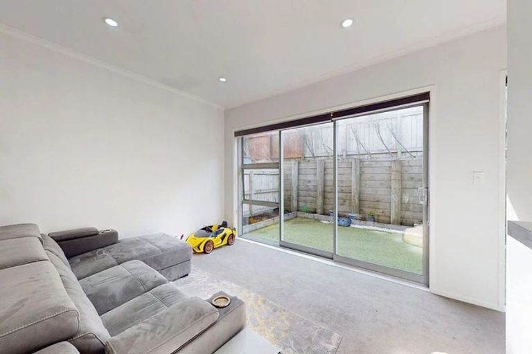 Photo of property in 29 Cresswell Place, Johnsonville, Wellington, 6037