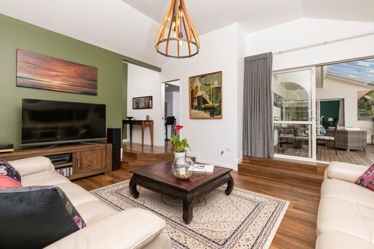 Photo of property in 39 Kate Sheppard Avenue, Torbay, Auckland, 0630