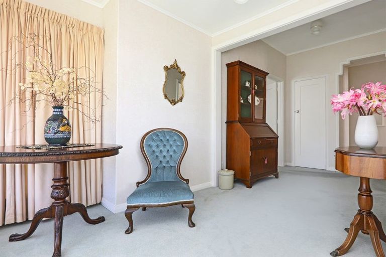 Photo of property in 10 Coleman Terrace, Hospital Hill, Napier, 4110