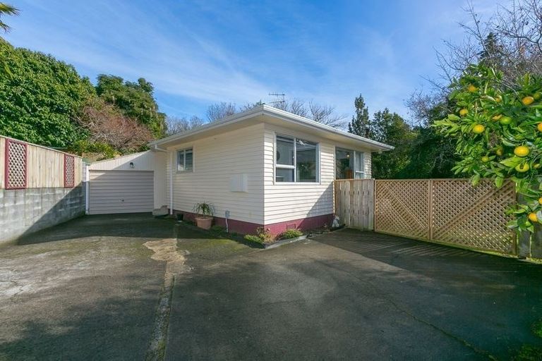 Photo of property in 5a Marina Grove, Frankleigh Park, New Plymouth, 4310