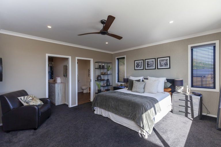 Photo of property in 3 Hihi Place, Waikanae, 5036