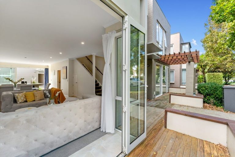 Photo of property in 13 Hakawai Avenue, Takanini, 2112