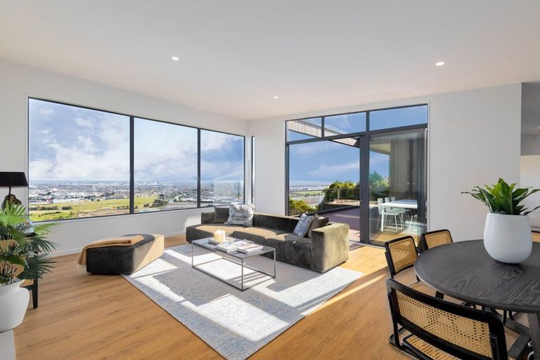 Photo of property in 134 Cannon Hill Crescent, Mount Pleasant, Christchurch, 8081