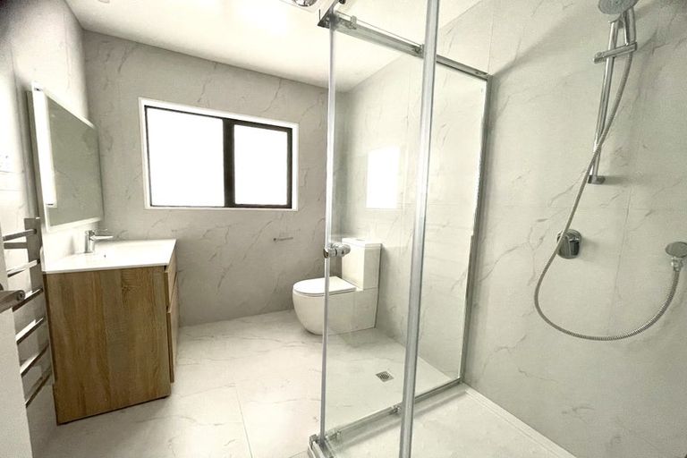 Photo of property in 18 Rorotu Avenue, Karaka, Papakura, 2113