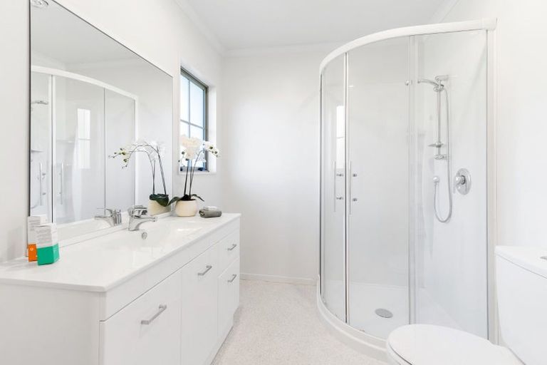 Photo of property in 30 Lakeridge Close, Rangatira Park, Taupo, 3330