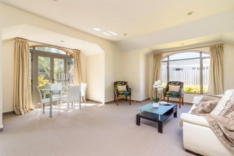 Photo of property in 12 Beckford Road, Saint Martins, Christchurch, 8022