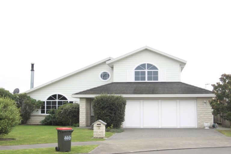 Photo of property in 16 Bishops Close, Greenmeadows, Napier, 4112