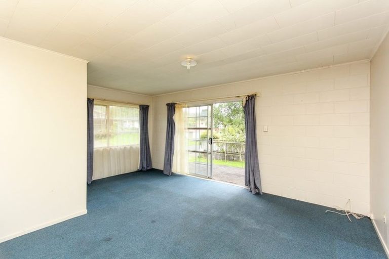 Photo of property in 17 Ambury Place, Merrilands, New Plymouth, 4312