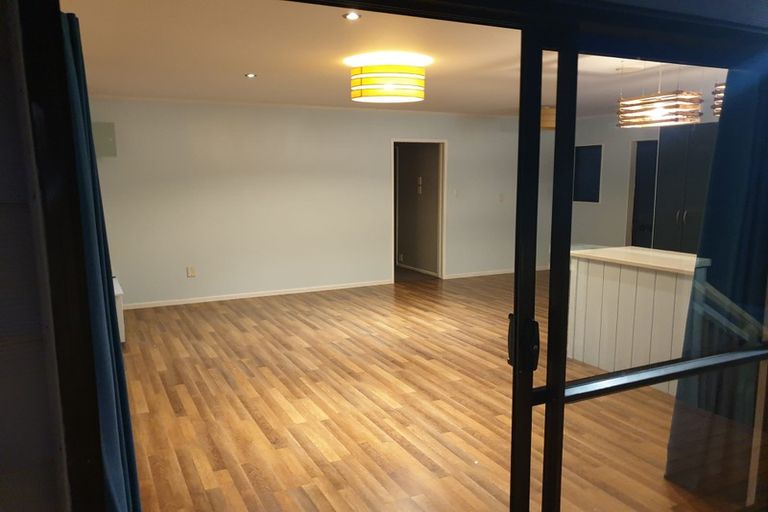 Photo of property in 1/35 St Leonards Road, Kelston, Auckland, 0602