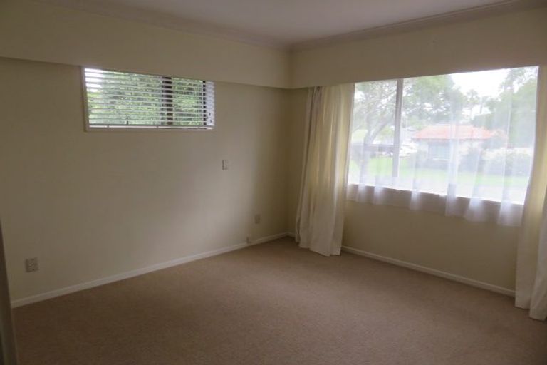 Photo of property in 2/1 Bramley Drive, Farm Cove, Auckland, 2012