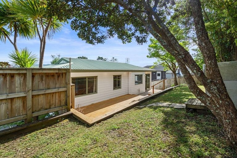 Photo of property in 121b Sunnyside Road, Sunnyvale, Auckland, 0612