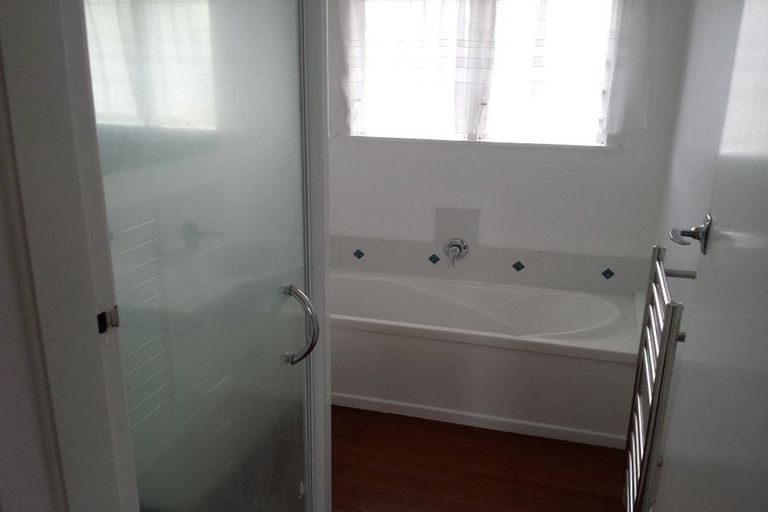 Photo of property in 12 Forest Lake Road, Forest Lake, Hamilton, 3200